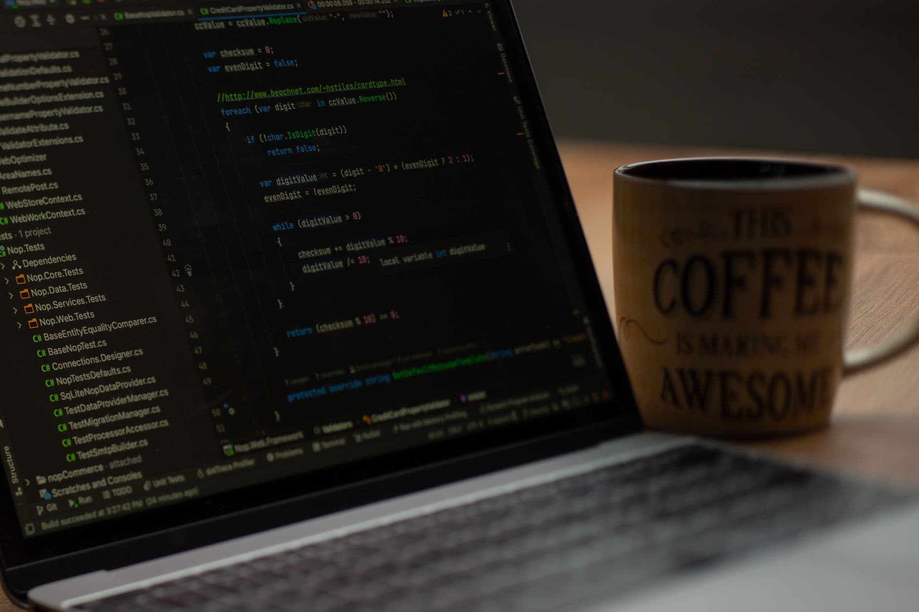 Habilidades en Python y JavaScript para crecer en B2B tech