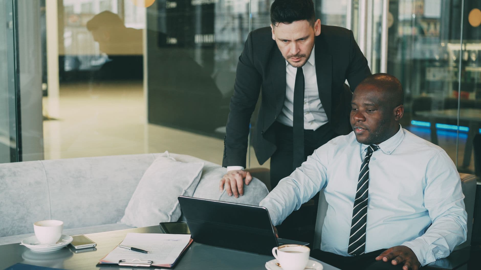 IA en la digitalización de negocios: oportunidades y retos